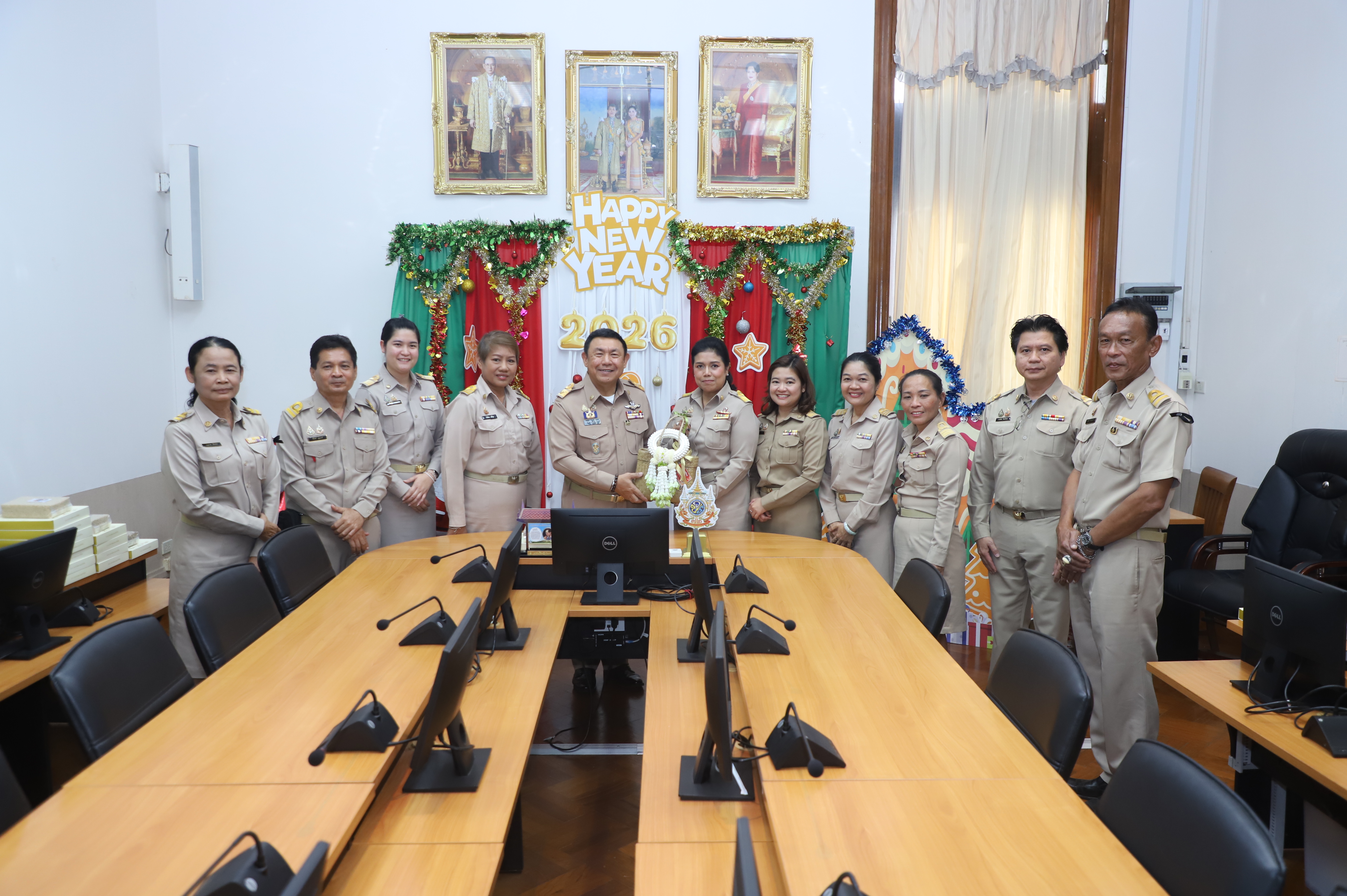 title - ส.ป.ก. ร่วมกัน สวัสดีปีใหม่ ผู้บริหารสำนักงานการปฏิรูปที่ดินเพื่อเกษตรกรรม พร้อมรับพรต้อนรับปีใหม่ 2569